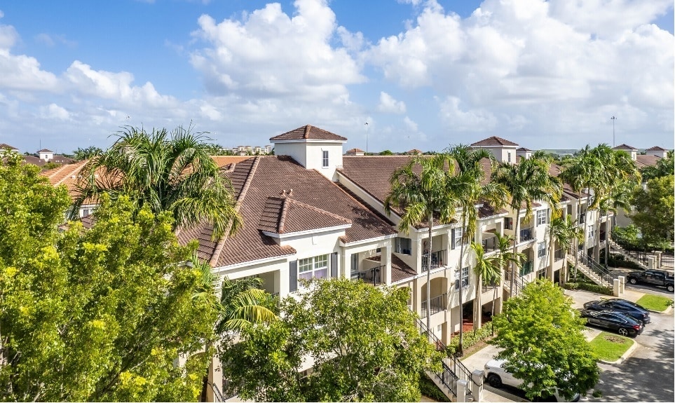 5840 W Sample Rd, Unit 102 in Coral Springs, FL - Building Photo