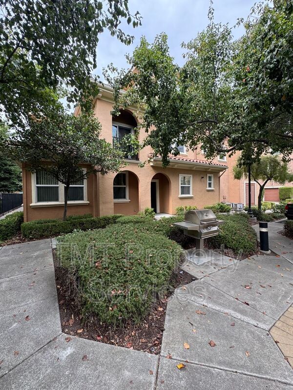 property at 4800 Westlake Pkwy