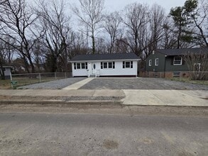 5506 Campbell Ave in Richmond, VA - Foto de edificio - Building Photo