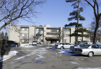 Catalpa Village in Bloomington, MN - Building Photo - Building Photo