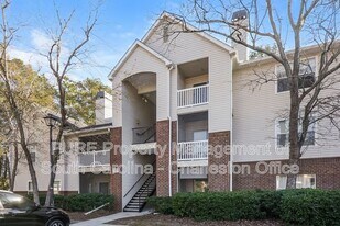 2011 N Hwy 17 in Mount Pleasant, SC - Building Photo