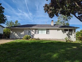 714 N Meadow Ln in Madison, WI - Building Photo