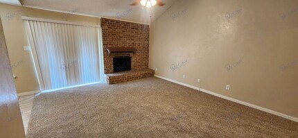 2204 Oak Hill Dr in Arlington, TX - Building Photo - Building Photo
