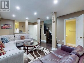 922 Tambourine Terrace in Mississauga, ON - Building Photo - Building Photo