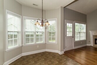 336 Baldwin Ct in Newnan, GA - Building Photo - Building Photo