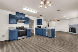 2320 Shadabury Dr in Little Elm, TX - Building Photo