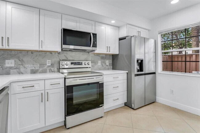 2057 Champions Way in North Lauderdale, FL - Building Photo - Building Photo