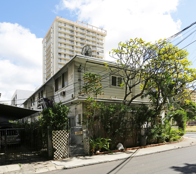 2446 Cleghorn St in Honolulu, HI - Building Photo - Building Photo