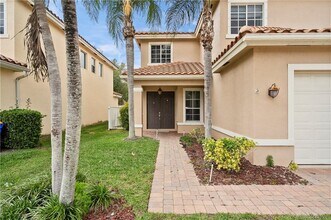 2736 SW Butterfly Ln in Palm City, FL - Building Photo - Building Photo