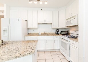 33 W Ontario St in Chicago, IL - Building Photo - Building Photo