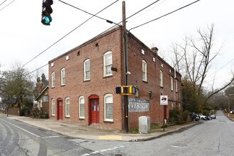 2080 Bolton Rd in Atlanta, GA - Building Photo - Building Photo