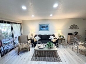 2820 N Arcadia Ct in Palm Springs, CA - Building Photo - Building Photo