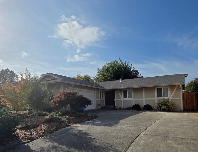 1517 Weaverly Dr