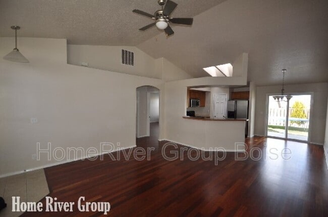 7668 W Middle Fork St in Boise, ID - Building Photo - Building Photo