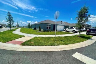 992 Serchio St in Haines City, FL - Building Photo