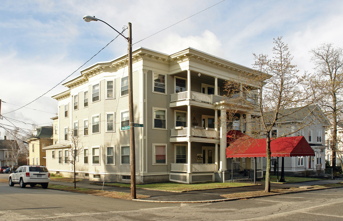 167 Myrtle Way in Manchester, NH - Building Photo