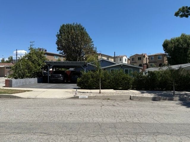 11260 Orion Ave in Los Angeles, CA - Foto de edificio - Building Photo