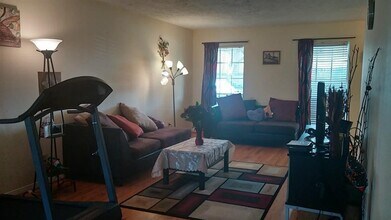 8110 Bob White Dr in Houston, TX - Building Photo - Building Photo