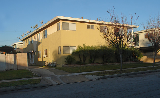 509 S Eremland Dr in Covina, CA - Foto de edificio - Building Photo