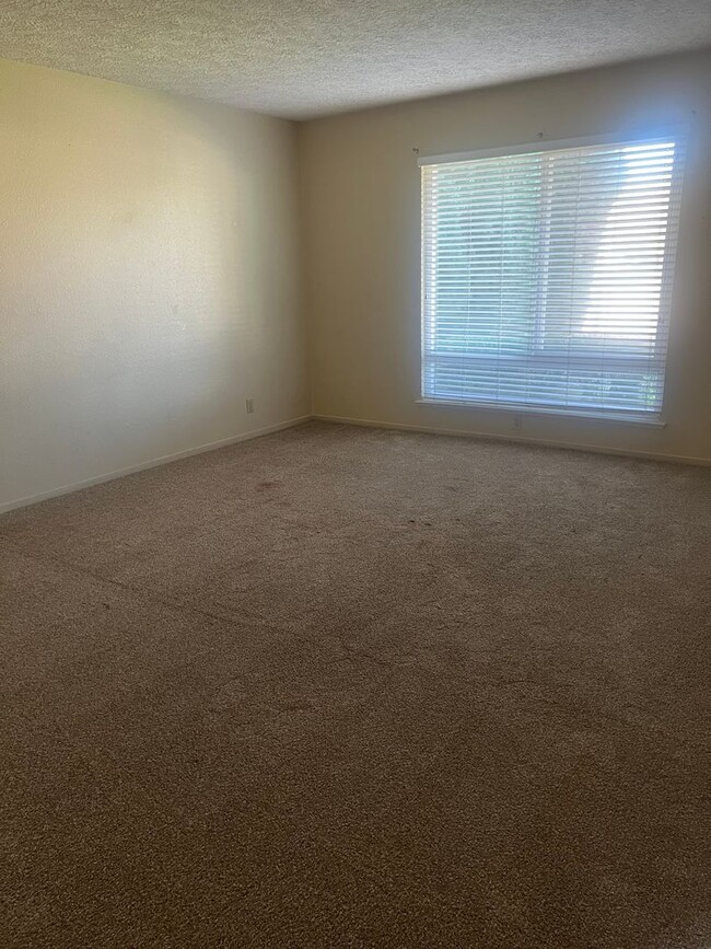 948 Northwood Dr in Merced, CA - Building Photo - Building Photo