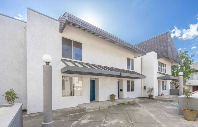 6850 Citriadora Ct in Garden Grove, CA - Building Photo - Building Photo