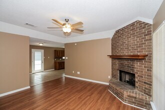 2705 Timbermist Cir in Benton, AR - Foto de edificio - Building Photo