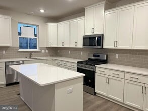 501 Titanium St in Phoenixville, PA - Building Photo - Building Photo