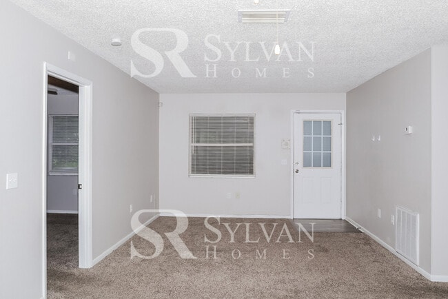 2215 Montclair Rd in Leesburg, FL - Building Photo - Building Photo