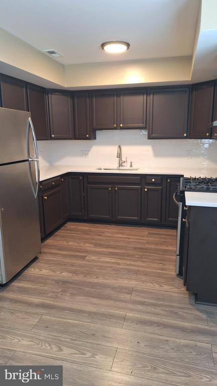 102 Royal Ct Ln in Camden, NJ - Building Photo - Building Photo