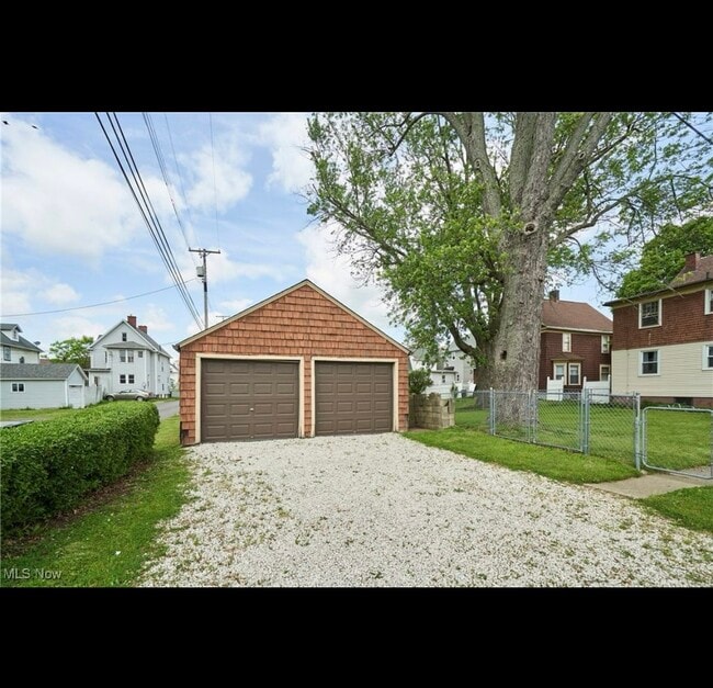 1727 Woodland Ave NW, Unit #2 Woodland in Canton, OH - Building Photo - Building Photo