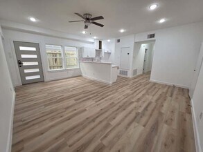 8406 De Priest St in Houston, TX - Building Photo - Building Photo