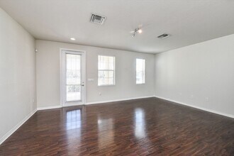 3746 82nd Ave Cir E in Sarasota, FL - Building Photo - Building Photo