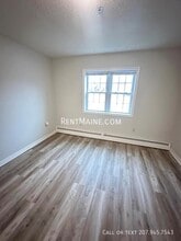 46 Baker St, Unit 5 in Clinton, ME - Building Photo - Building Photo