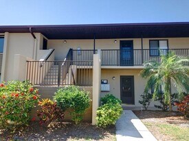 4056 Oakview Dr in Punta Gorda, FL - Building Photo