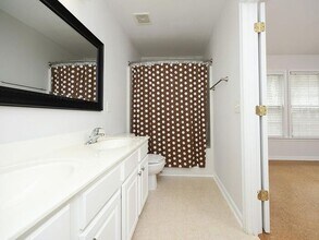 5403 Bayside Ct in Raleigh, NC - Building Photo - Building Photo