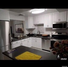 99 Clent Rd in Great Neck, NY - Building Photo - Building Photo