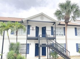 3651 N Goldenrod Rd, Unit 205 in Winter Park, FL - Building Photo