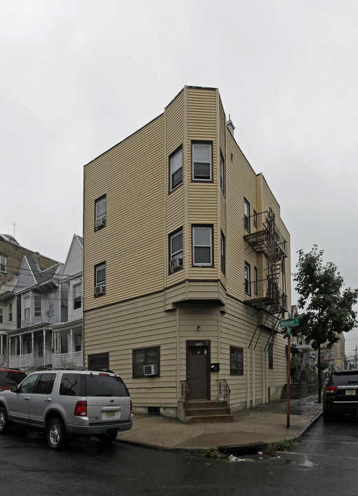 458-460 Mercer St in Jersey City, NJ - Building Photo