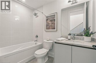 138 East St in Oakville, ON - Building Photo - Building Photo