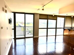 600 Admiral Blvd, Unit 1104 in Kansas City, MO - Building Photo - Building Photo
