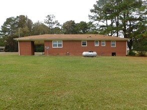 5841 NC-903 in Snow Hill, NC - Building Photo - Building Photo