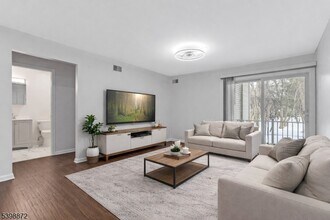 56 Maple Ln in Mount Arlington, NJ - Building Photo - Building Photo