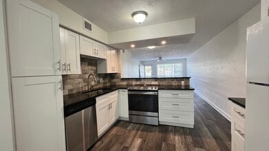 2462 Brazilia Dr in Clearwater, FL - Building Photo - Building Photo