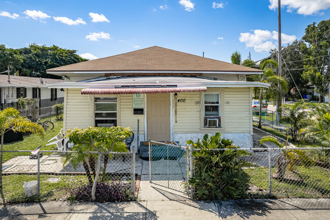 400 NE 4th St in Pompano Beach, FL - Building Photo - Building Photo