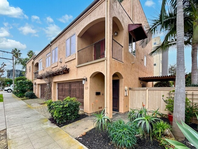 115 W Montecito Wy in San Diego, CA - Building Photo - Building Photo