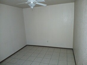 902 Cynthia St in Wilburton, OK - Building Photo - Building Photo