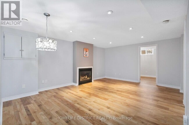2 Bushford St