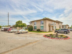 1402 SW 59th St in Oklahoma City, OK - Building Photo - Building Photo