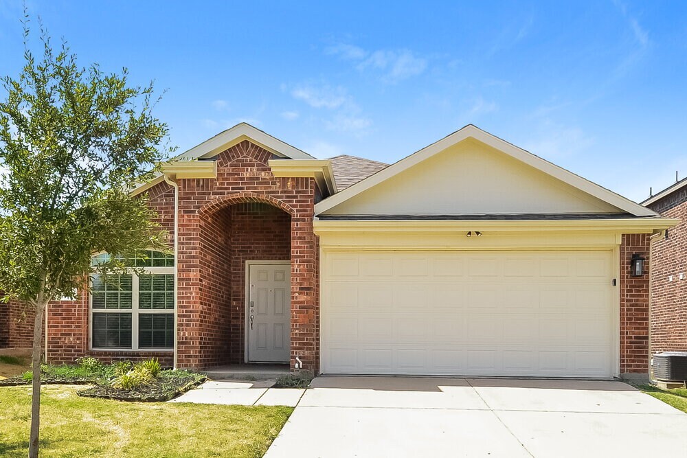 1209 Rainer Dr in Princeton, TX - Building Photo