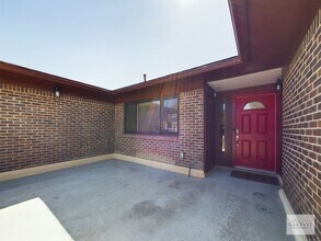 2200 Brillante St in Santa Fe, NM - Building Photo - Building Photo